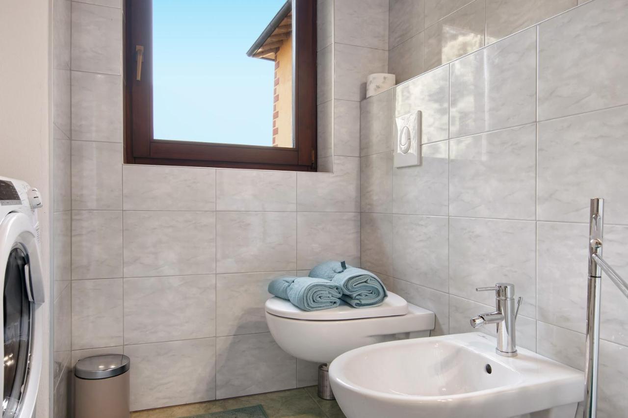 Fogazzaro Lake View Apartment Oria  Bagian luar foto