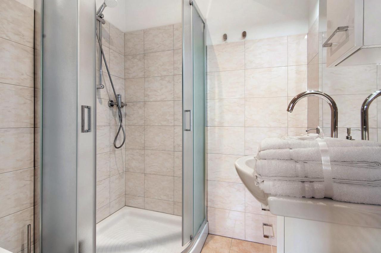Fogazzaro Lake View Apartment Oria  Bagian luar foto
